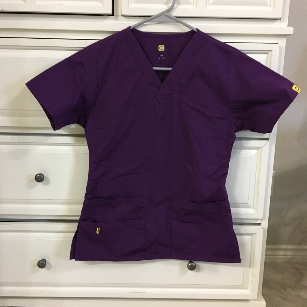 Wonderwink scrub top